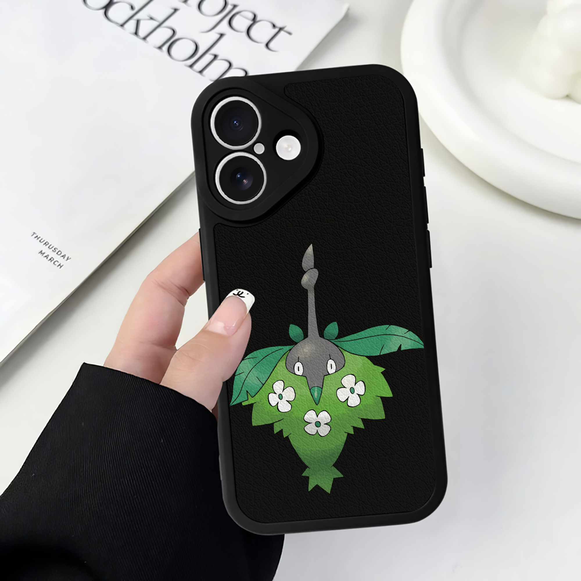 （画像用） ポケットモンスター Pokémon 【iPhone 16シリーズ対応】シリコンスマホケース（レザー調） 材質：シリコン